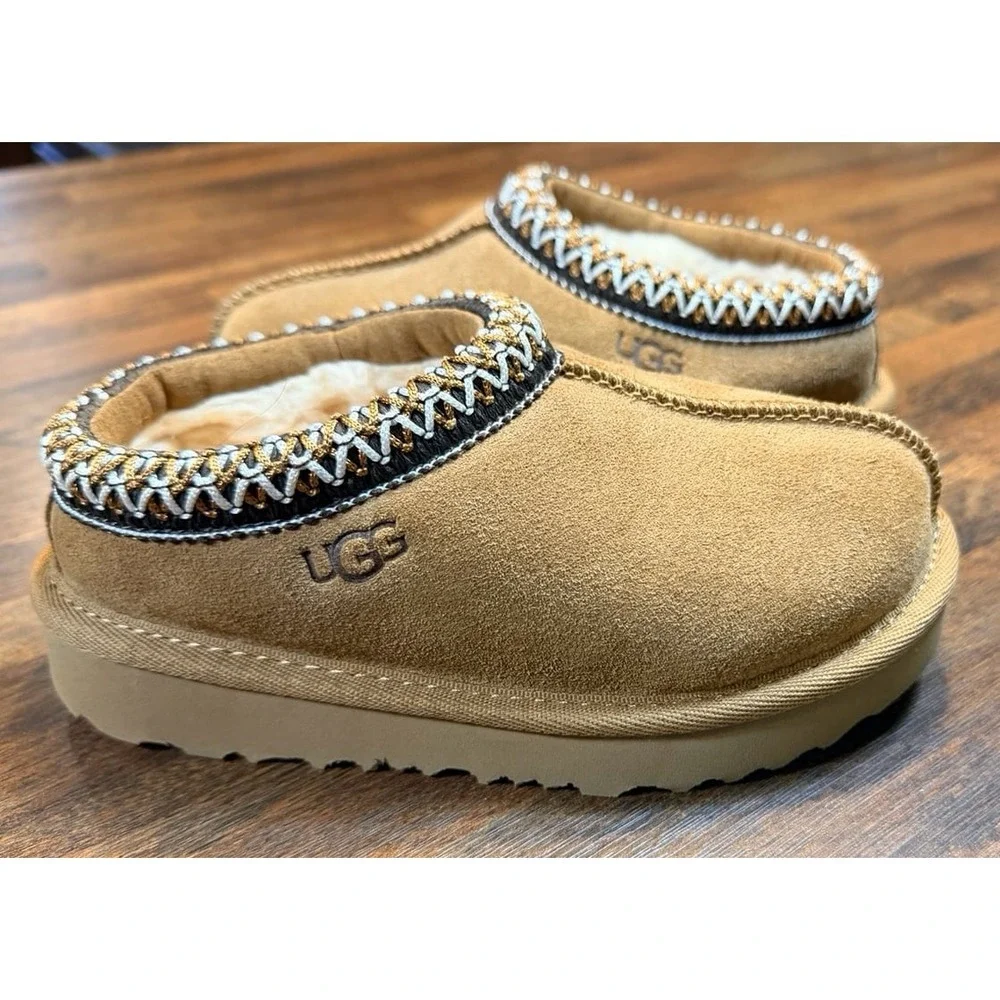 UGG Tasman II chestnut slippers shoes.  Kids size 9. Back 2 school.  Like new
